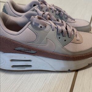 Nike Women's Light Pink and Gray Sneakers